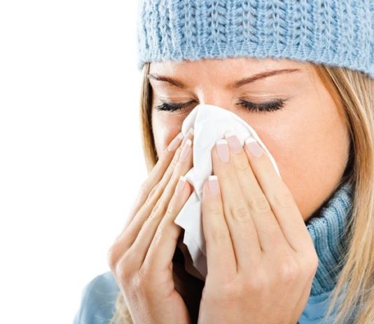 ¿Estornudas hacia dentro?