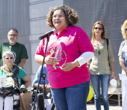 El Cabildo conmemora el Día Mundial de la Esclerosis Múltiple