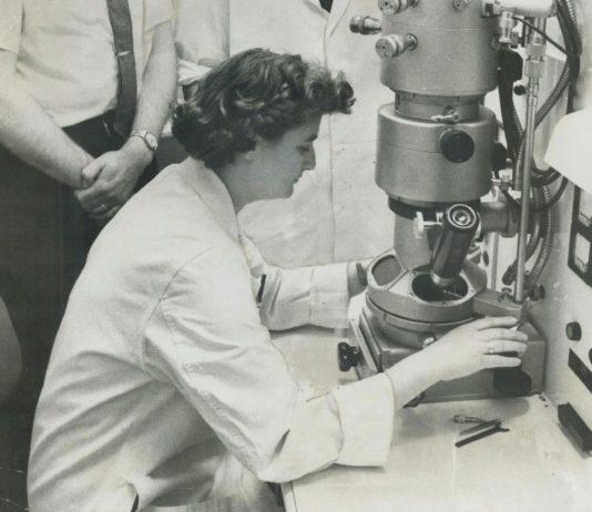 June Almeida, la mujer que obtuvo las primeras imágenes de un coronavirus humano en la historia