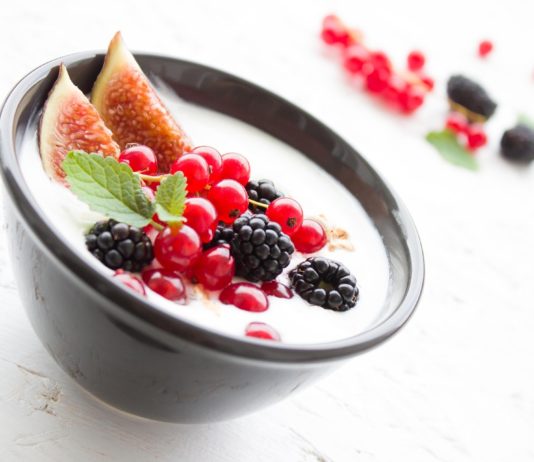 Kéfir, el probiótico de moda perfecto para picar entre horas