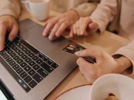 Cómo protegerte de las ciberestafas más comunes cuando compras online