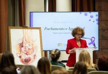 El Parlamento de Canarias acoge la presentación del libro Más Mujer, historias que inspiran en el marco del 8M